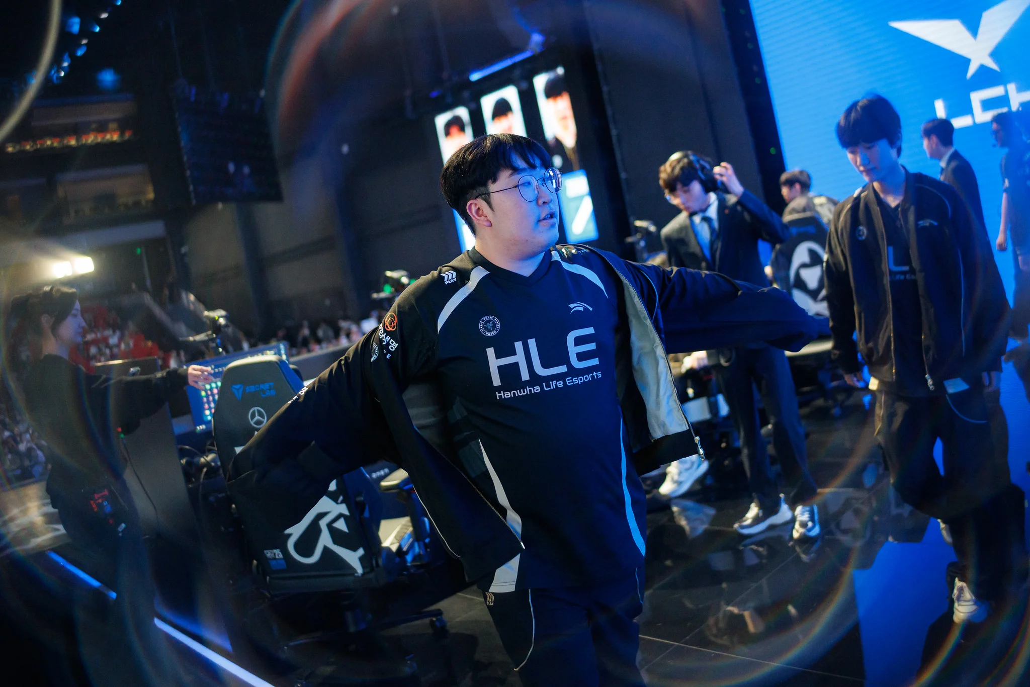 hle-psg-worlds-2025-swiss-day-2